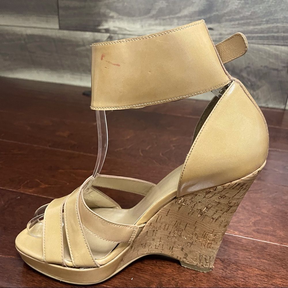 Stuart Weitzman Ankle-Cuff Tan Cork Wedge Sandal Size 7 - Picture 6 of 16